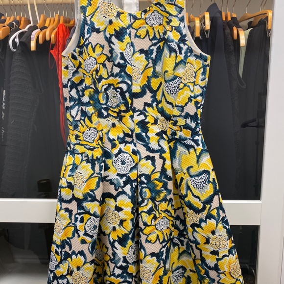 Dress - Picture 2 of 4